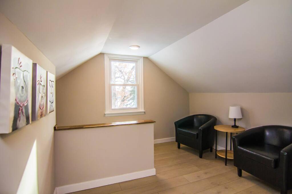 Minneapolis / St Paul Vacations - Lake House- Four Bedroom retreat, King bed, Beautiful Sunset! - Property Image 3