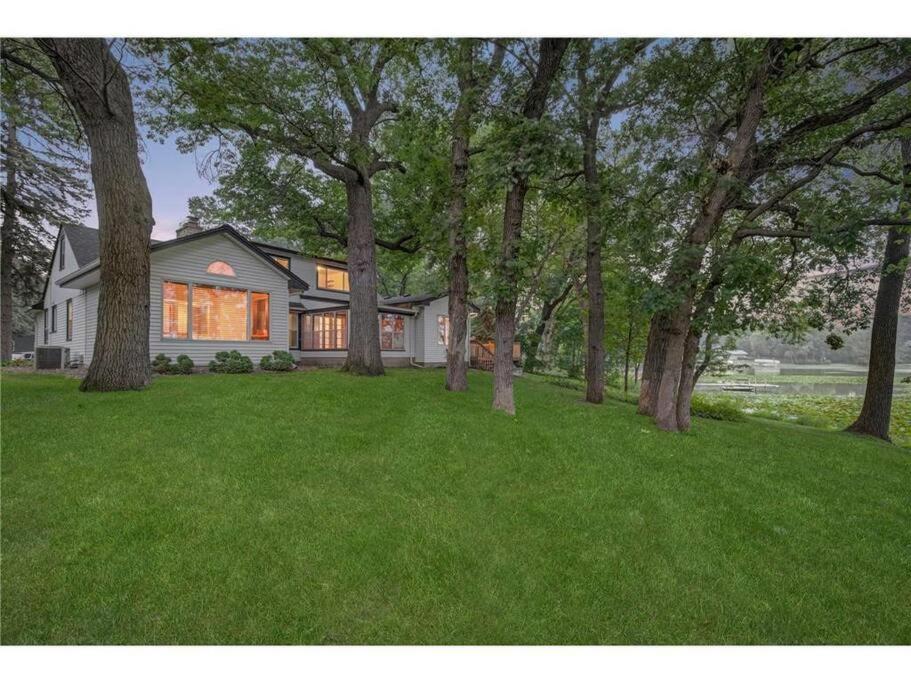 Lake House- Four Bedroom retreat, King bed, Beautiful Sunset! - Property Image 38