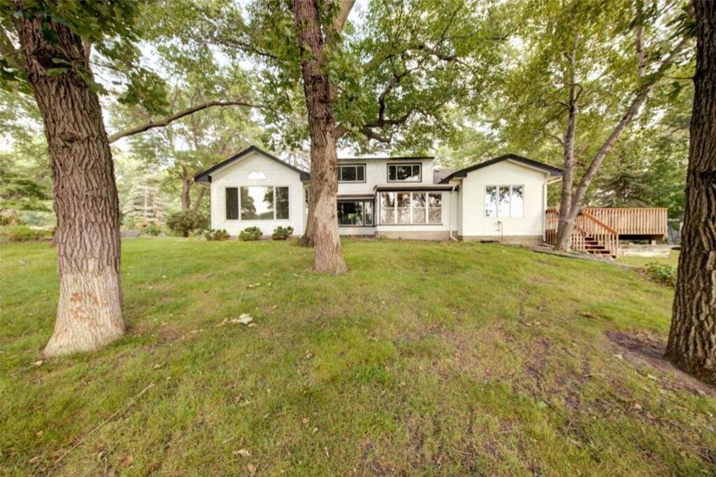 Lake House- Four Bedroom retreat, King bed, Beautiful Sunset! - Property Image 53