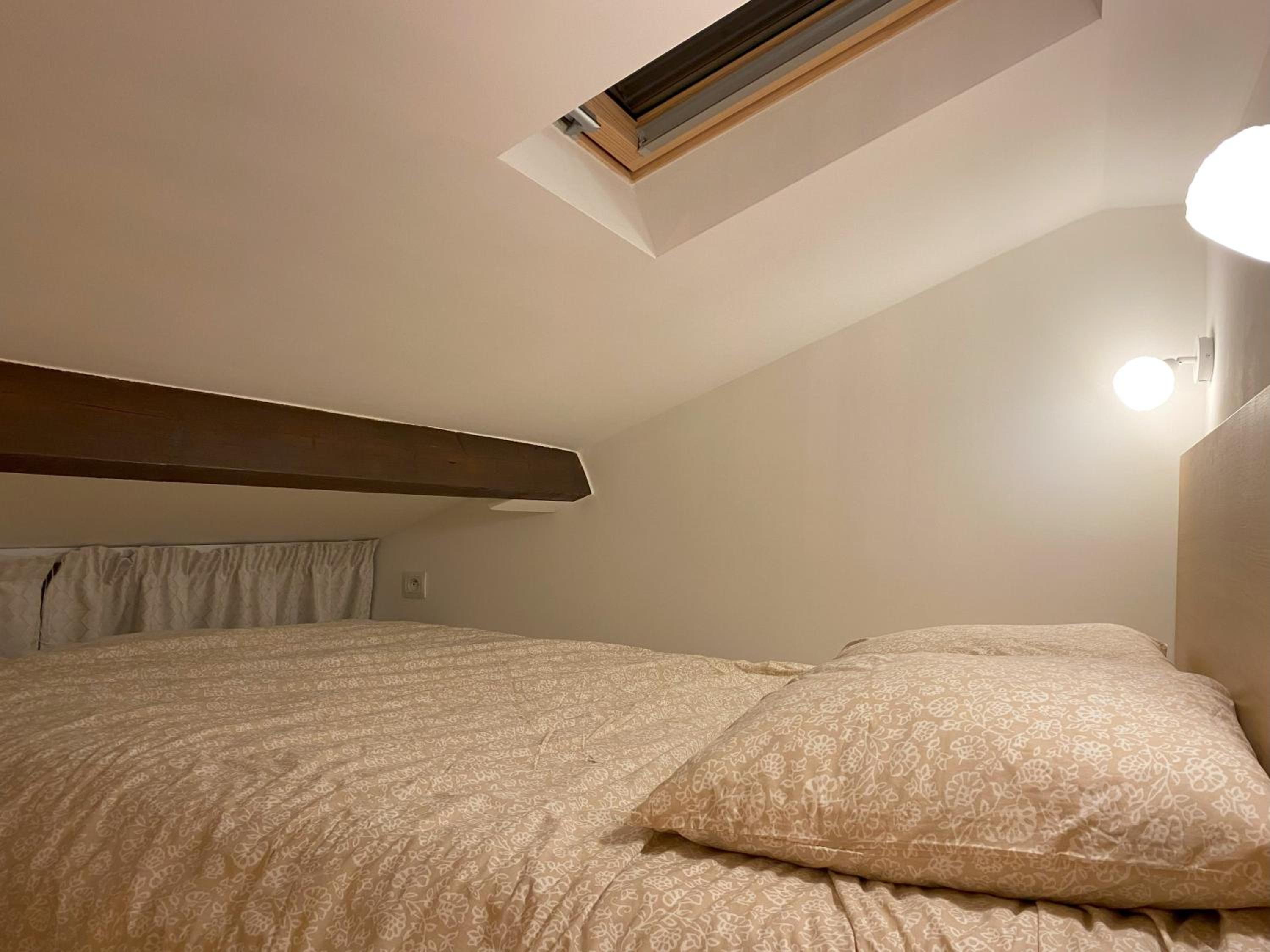 The Little Oak - tiny house with bed on mezzanine & terrace - from 1 to 4 p Disney, Paris & CDG