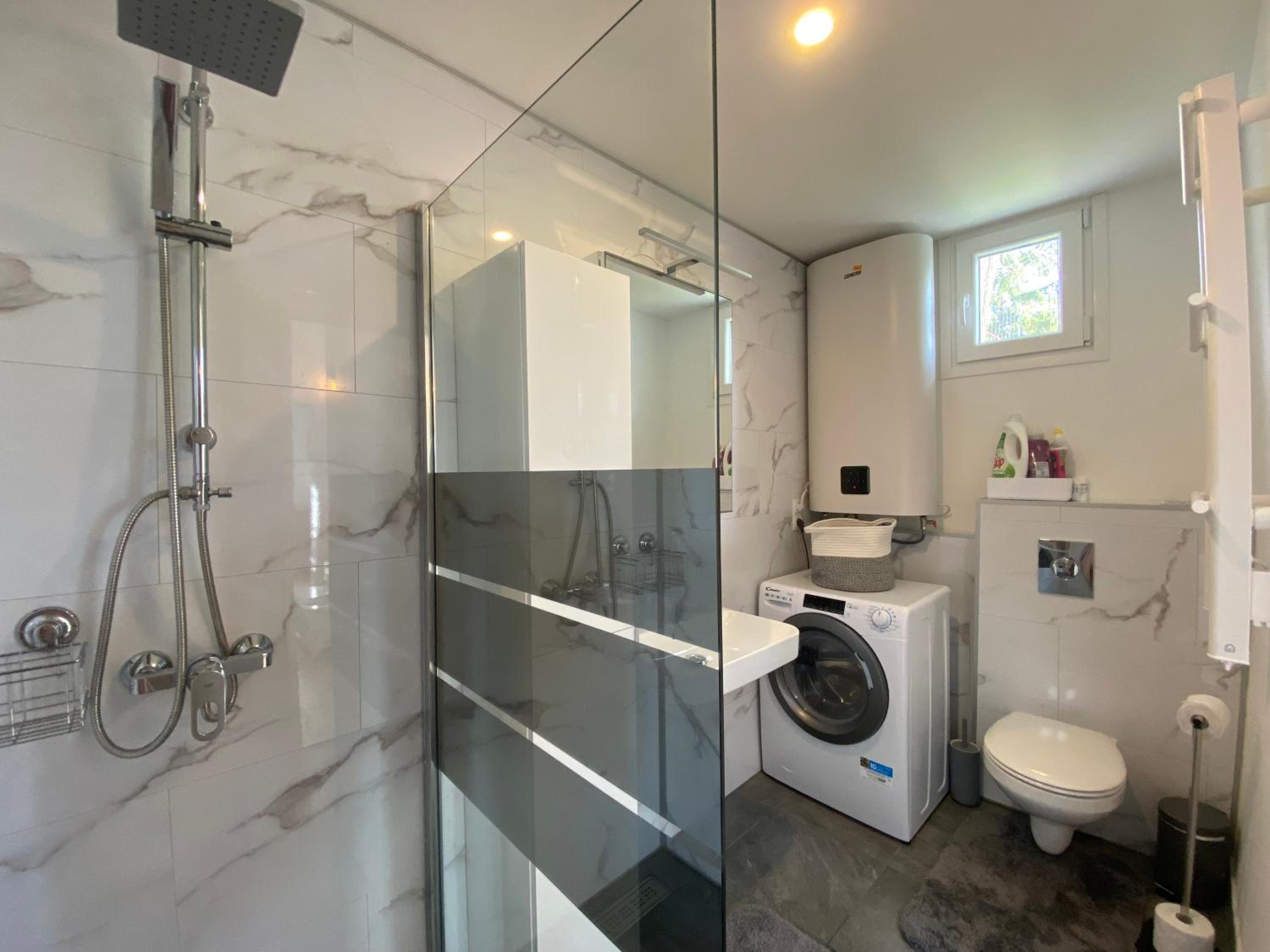 The Little Oak - tiny house with bed on mezzanine & terrace - from 1 to 4 p Disney, Paris & CDG