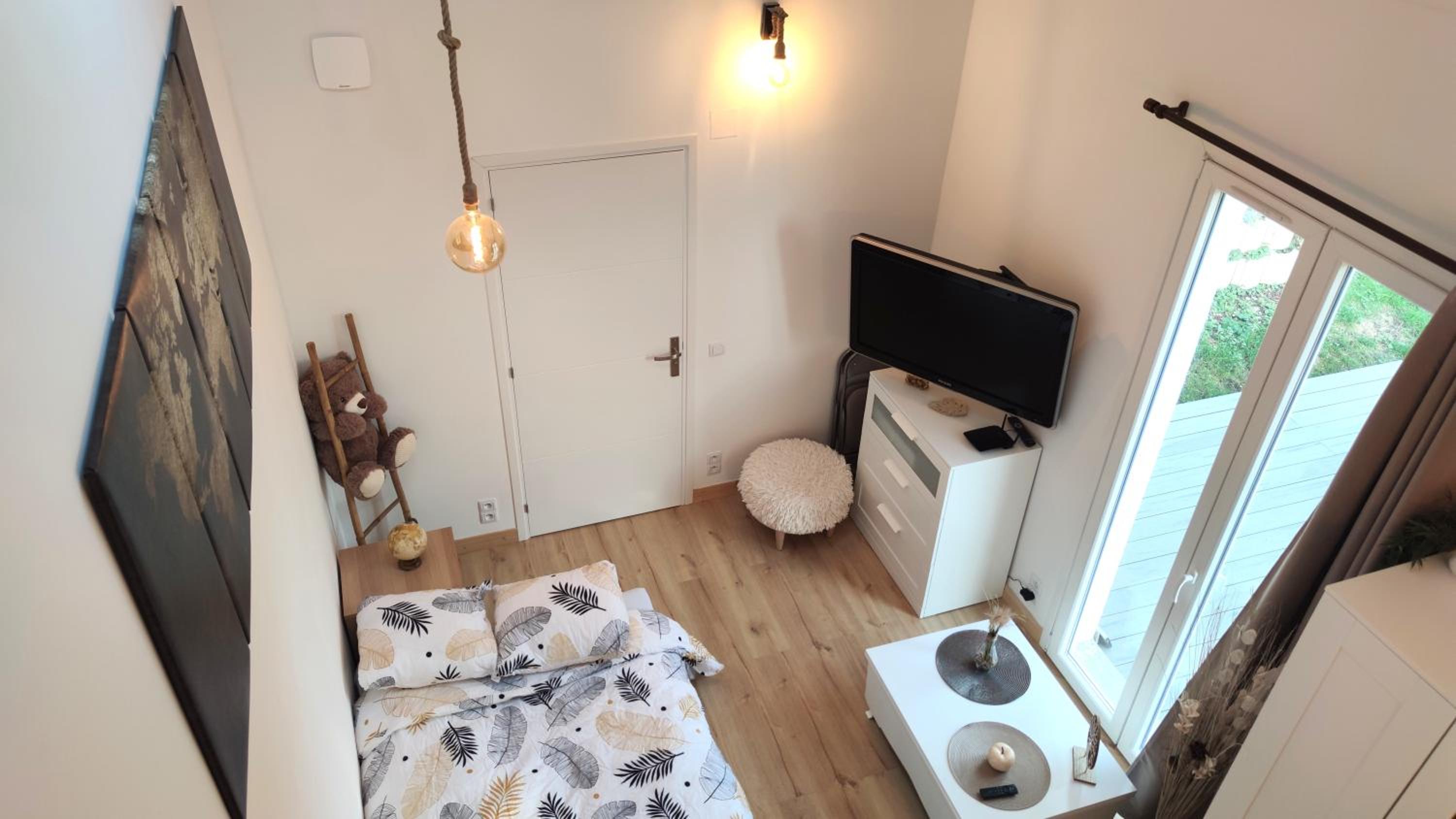 The Little Oak - tiny house with bed on mezzanine & terrace - from 1 to 4 p Disney, Paris & CDG