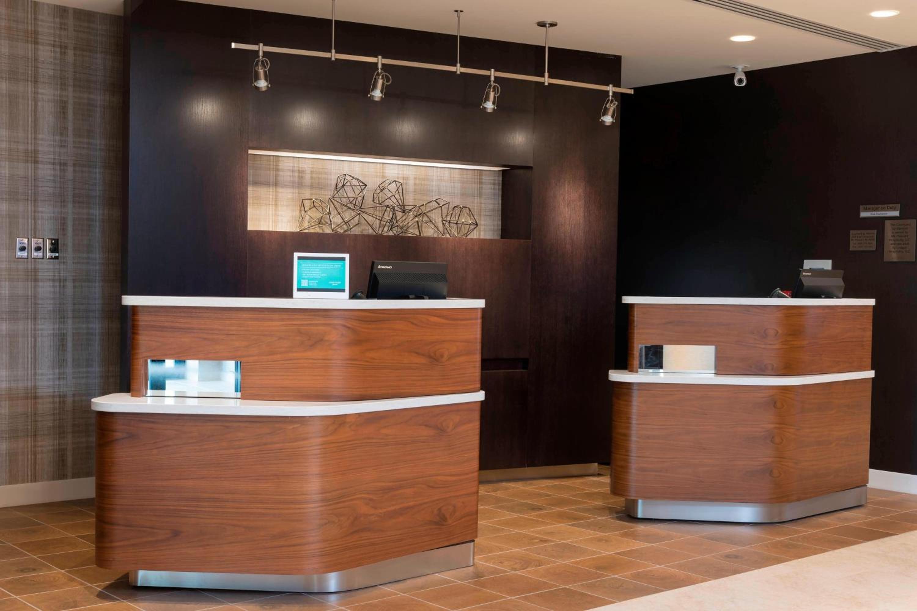 Mount Pleasant Vacations - Courtyard by Marriott Mt. Pleasant at Central Michigan University - Property Image 2