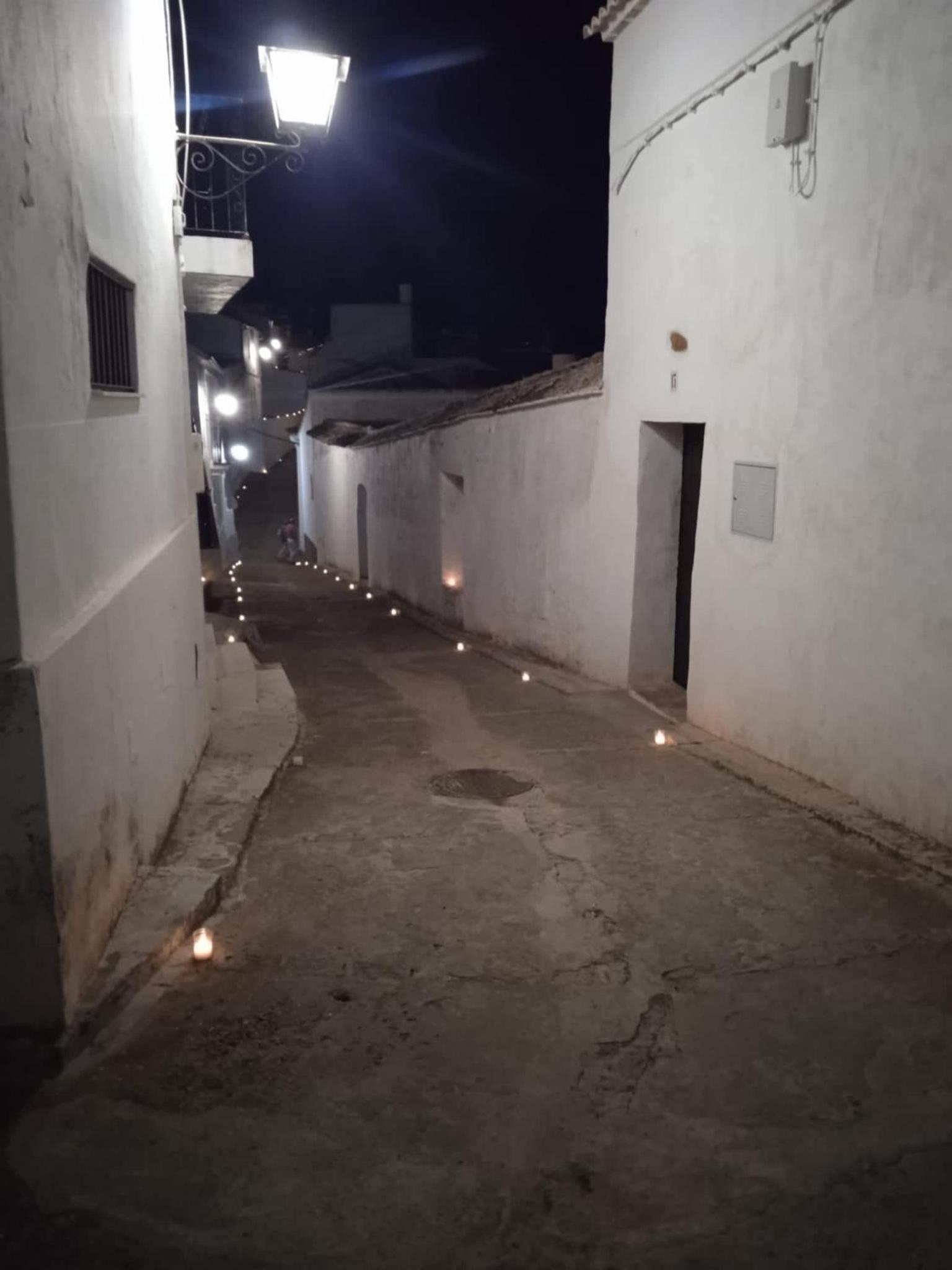 Balcón de la Moreria con leña
