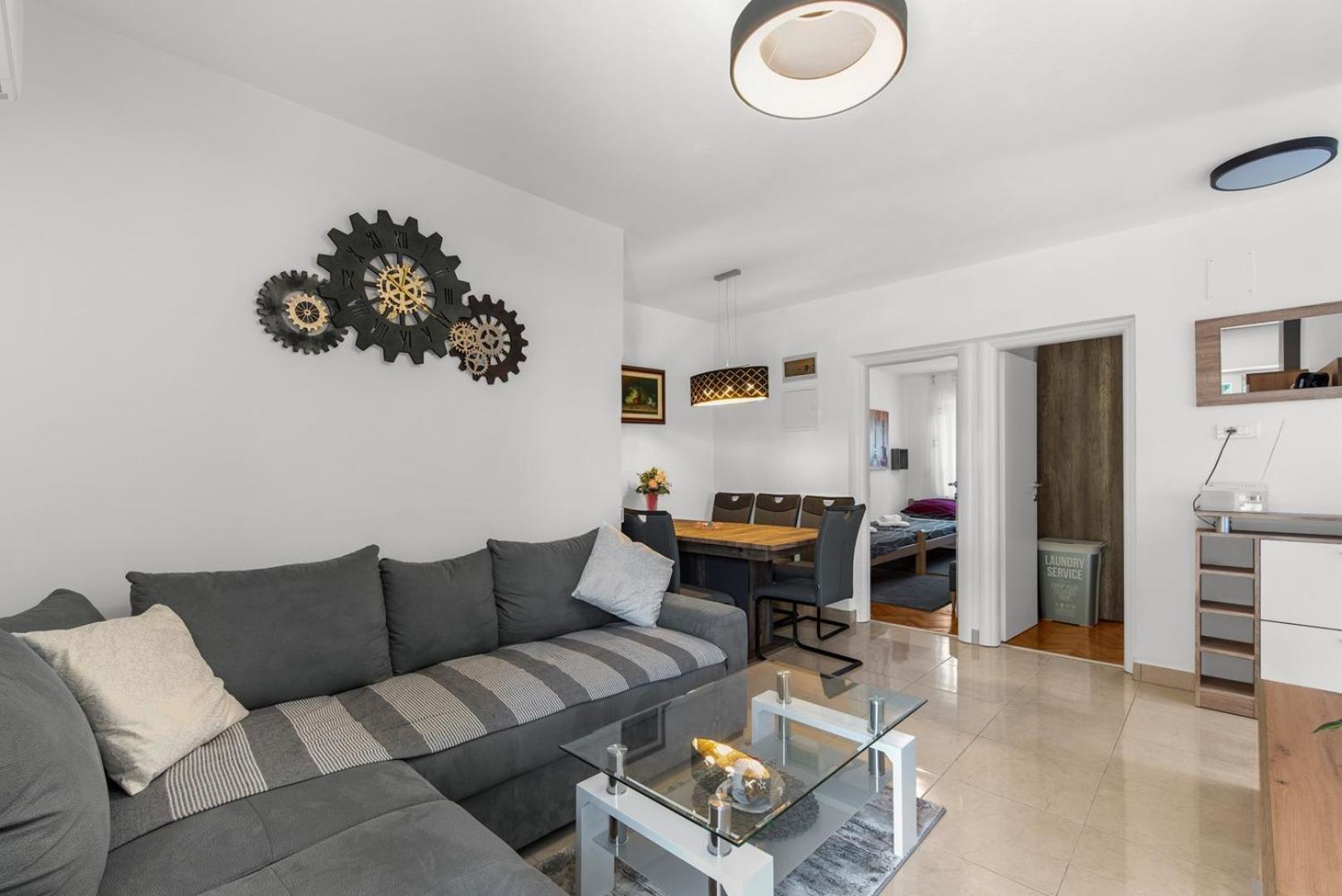 Apartment Petricija with Garden