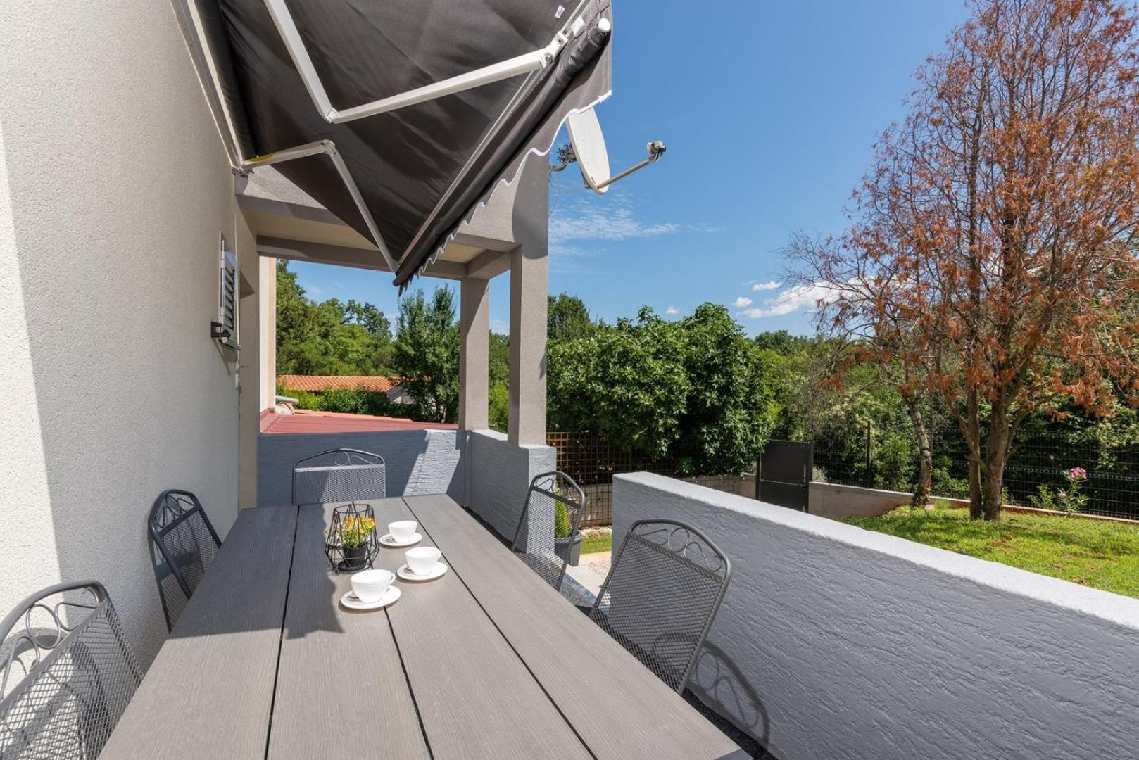 Apartment Petricija with Garden