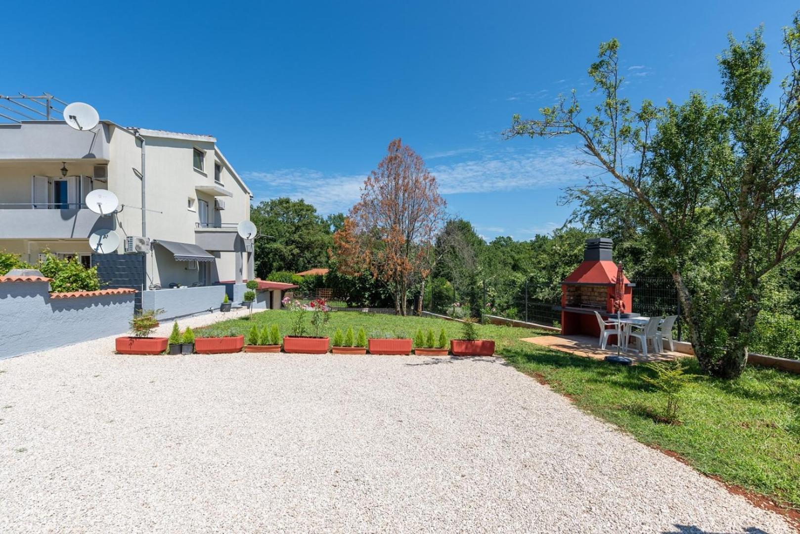 Apartment Petricija with Garden