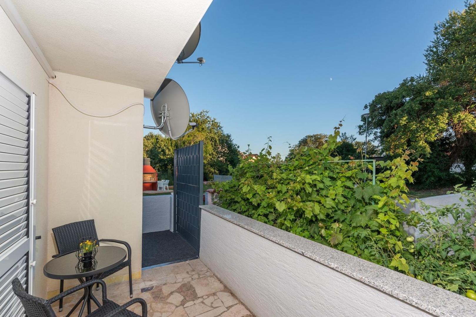 Apartment Petricija with Garden