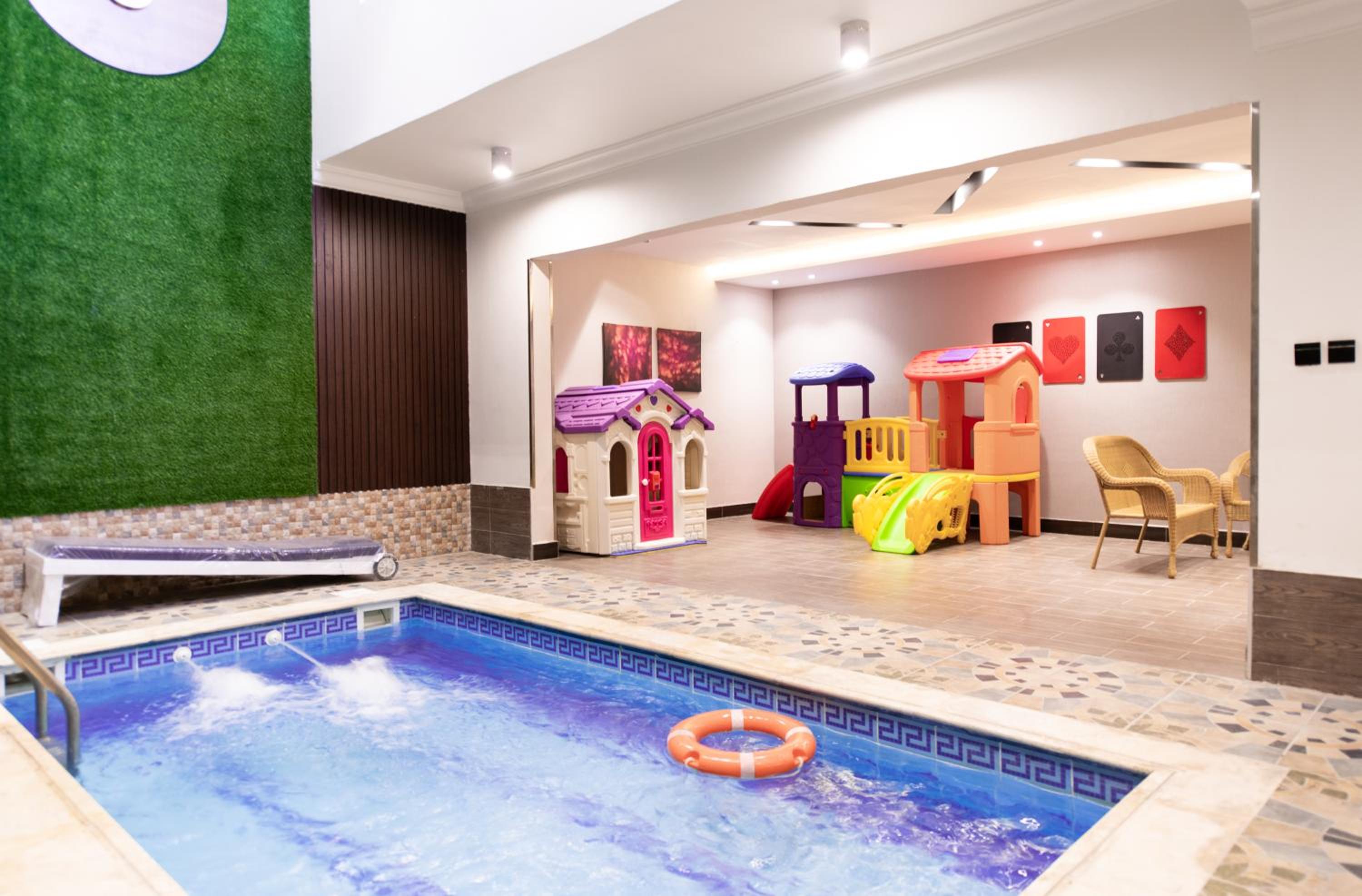 Meral Oasis Hotel Villas