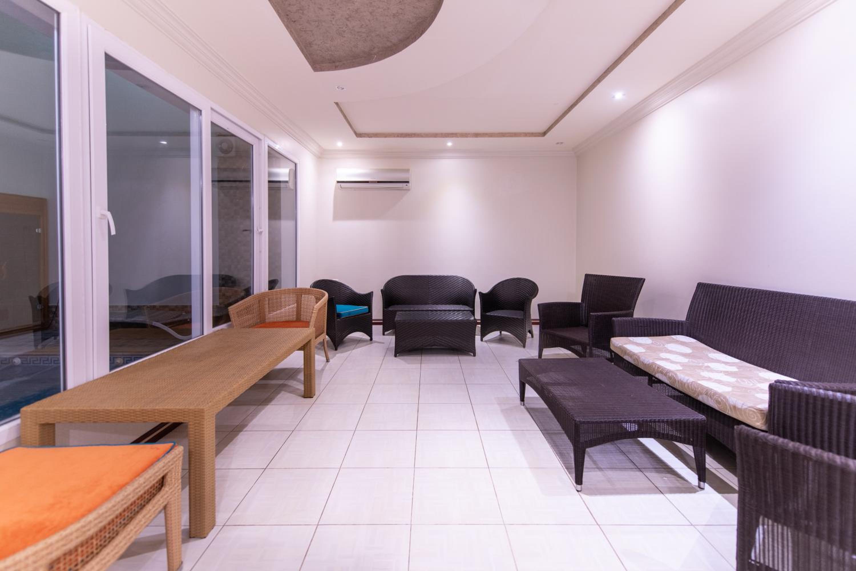 Meral Oasis Hotel Villas