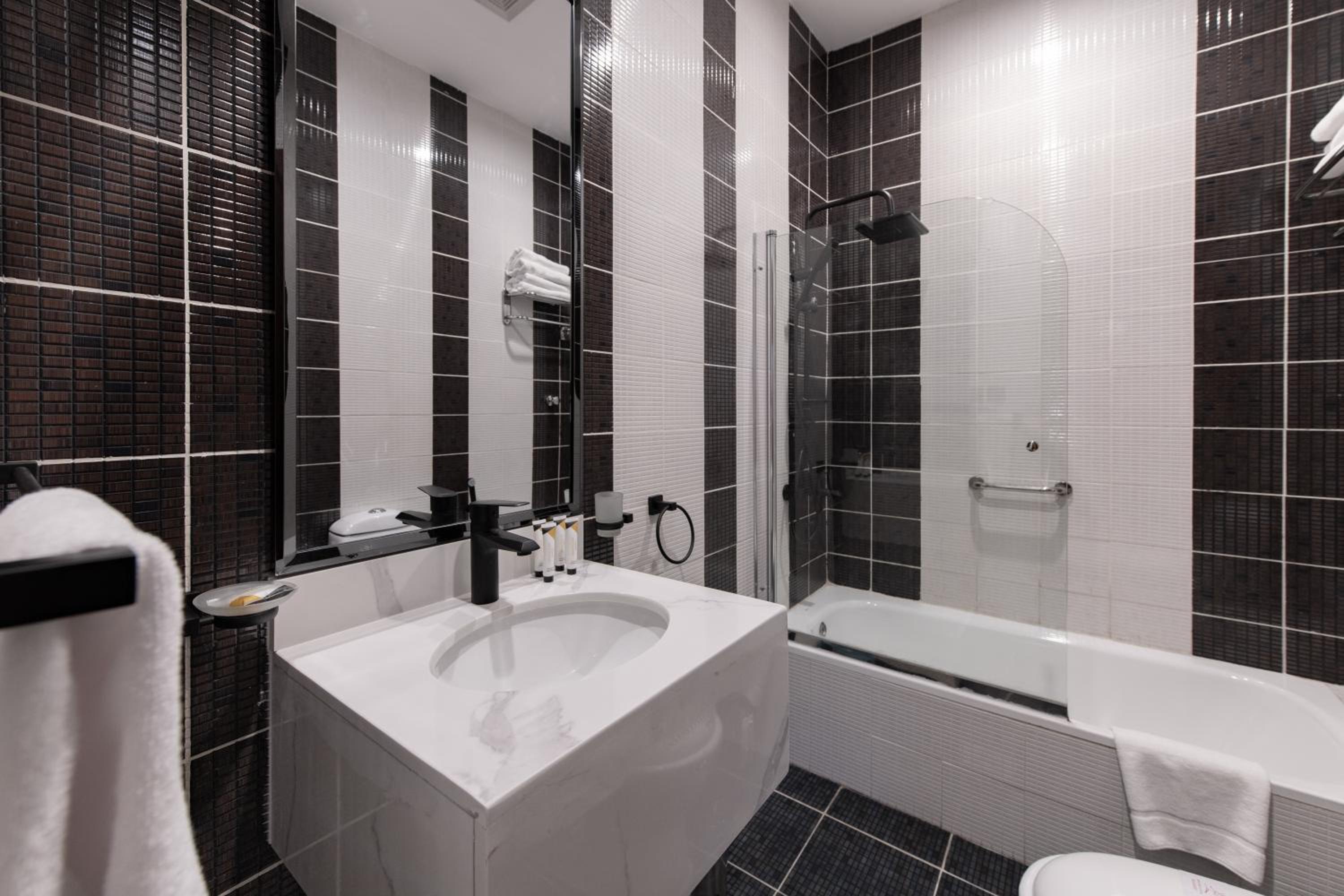 Meral Oasis Hotel Villas