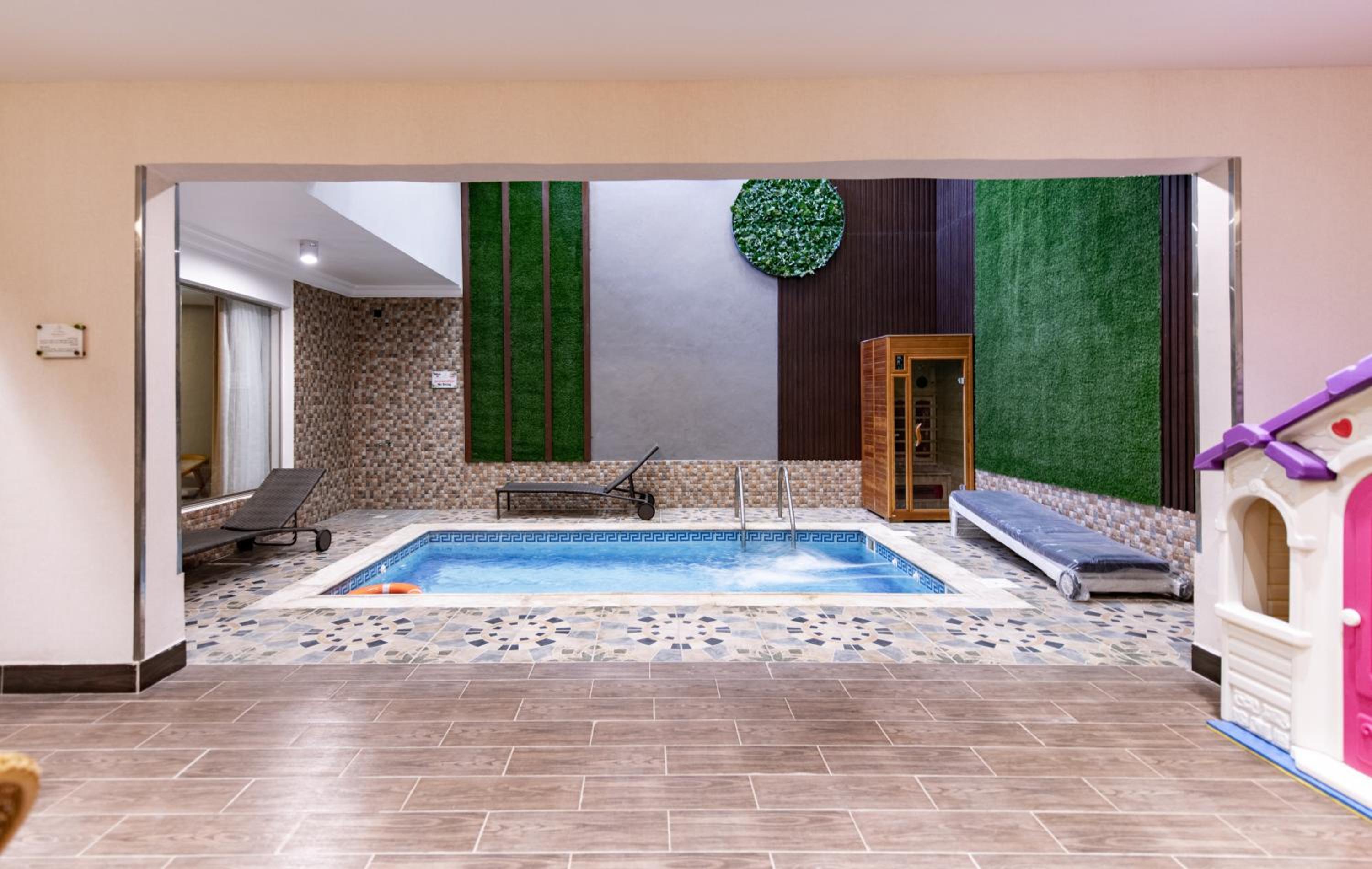 Meral Oasis Hotel Villas