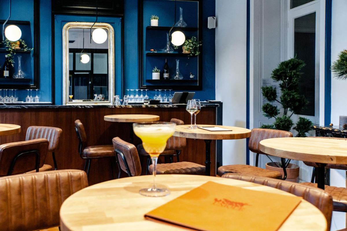 restaurant