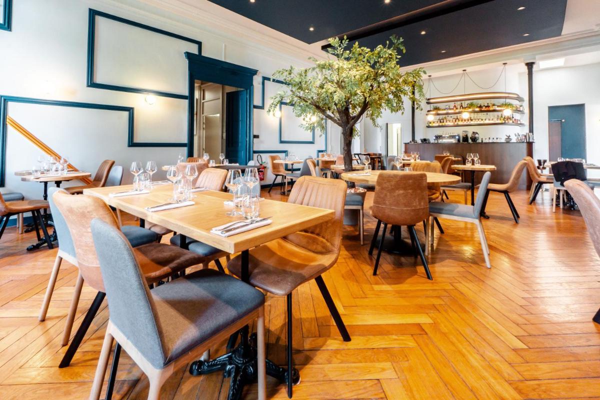 restaurant