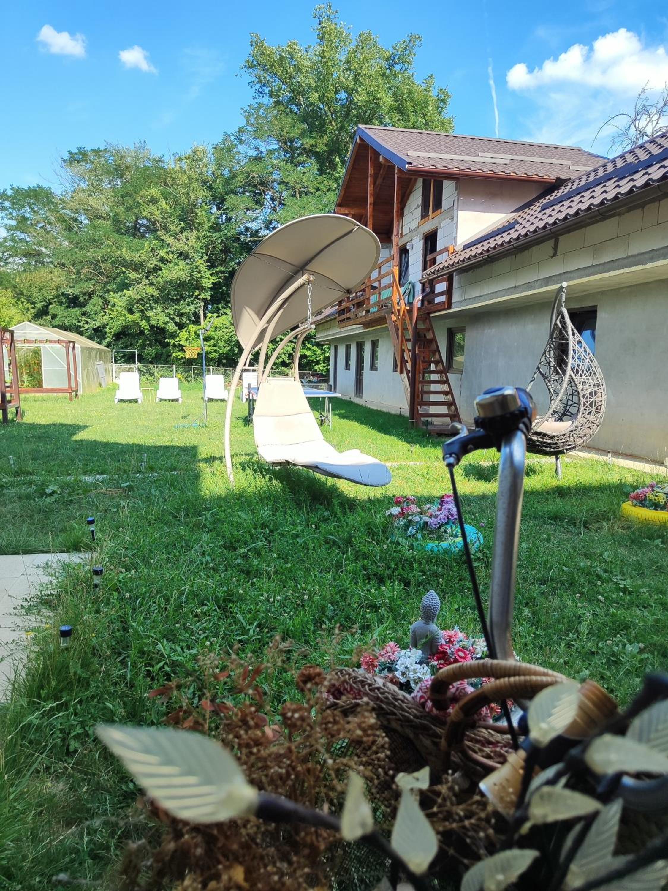 Photo 9