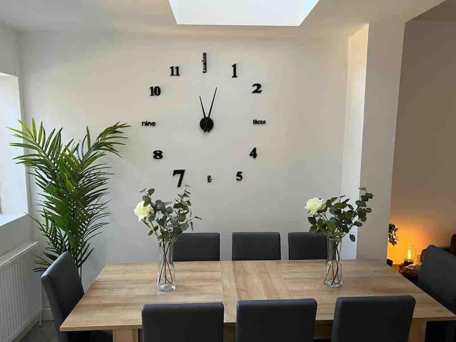 5 Bed, easy access to Stratford/Central London