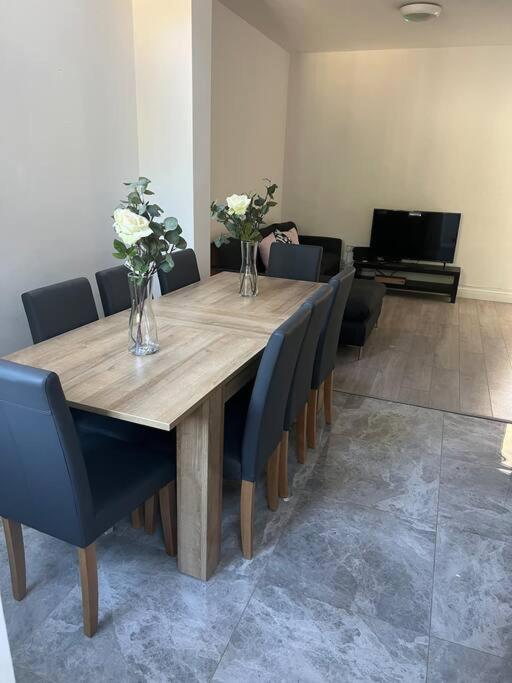 5 Bed, easy access to Stratford/Central London