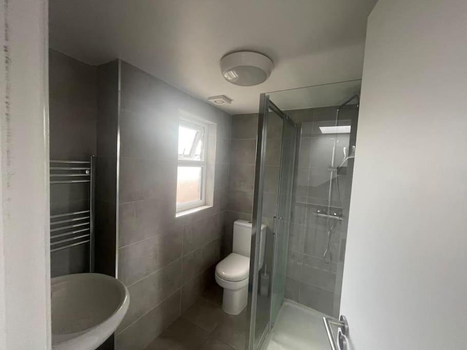 5 Bed, easy access to Stratford/Central London