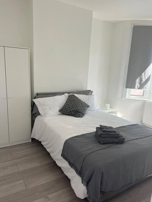 5 Bed, easy access to Stratford/Central London