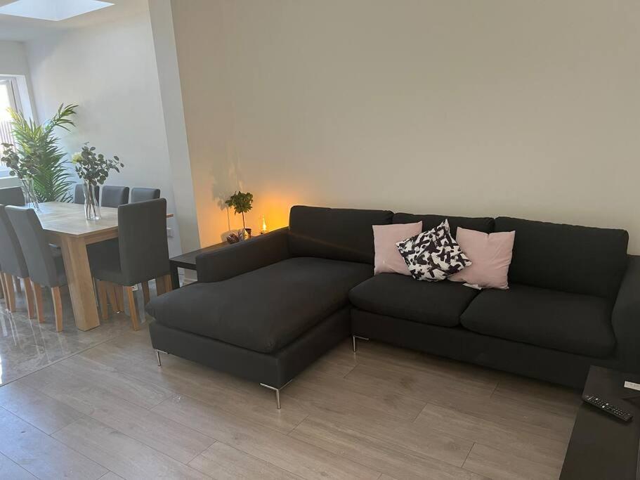 5 Bed, easy access to Stratford/Central London