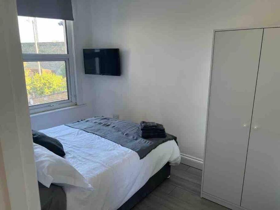 5 Bed, easy access to Stratford/Central London