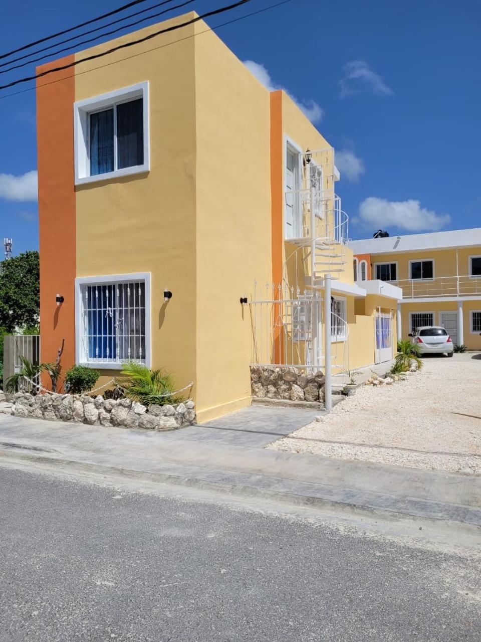 AVE FENIX Apartments