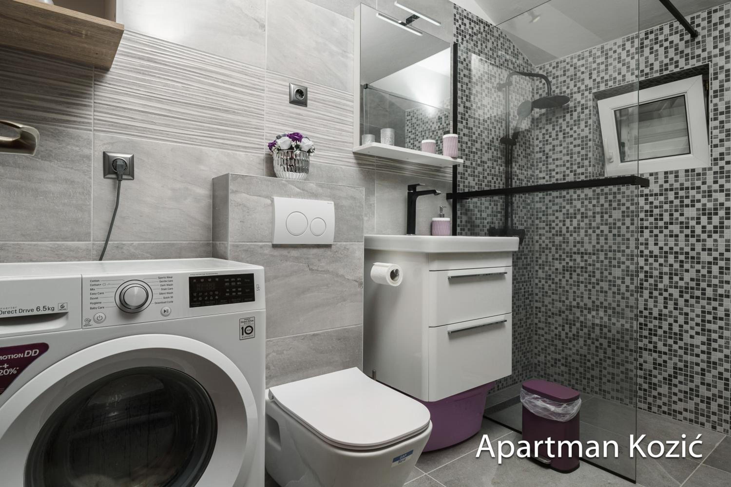 Apartmani Kozić view 3