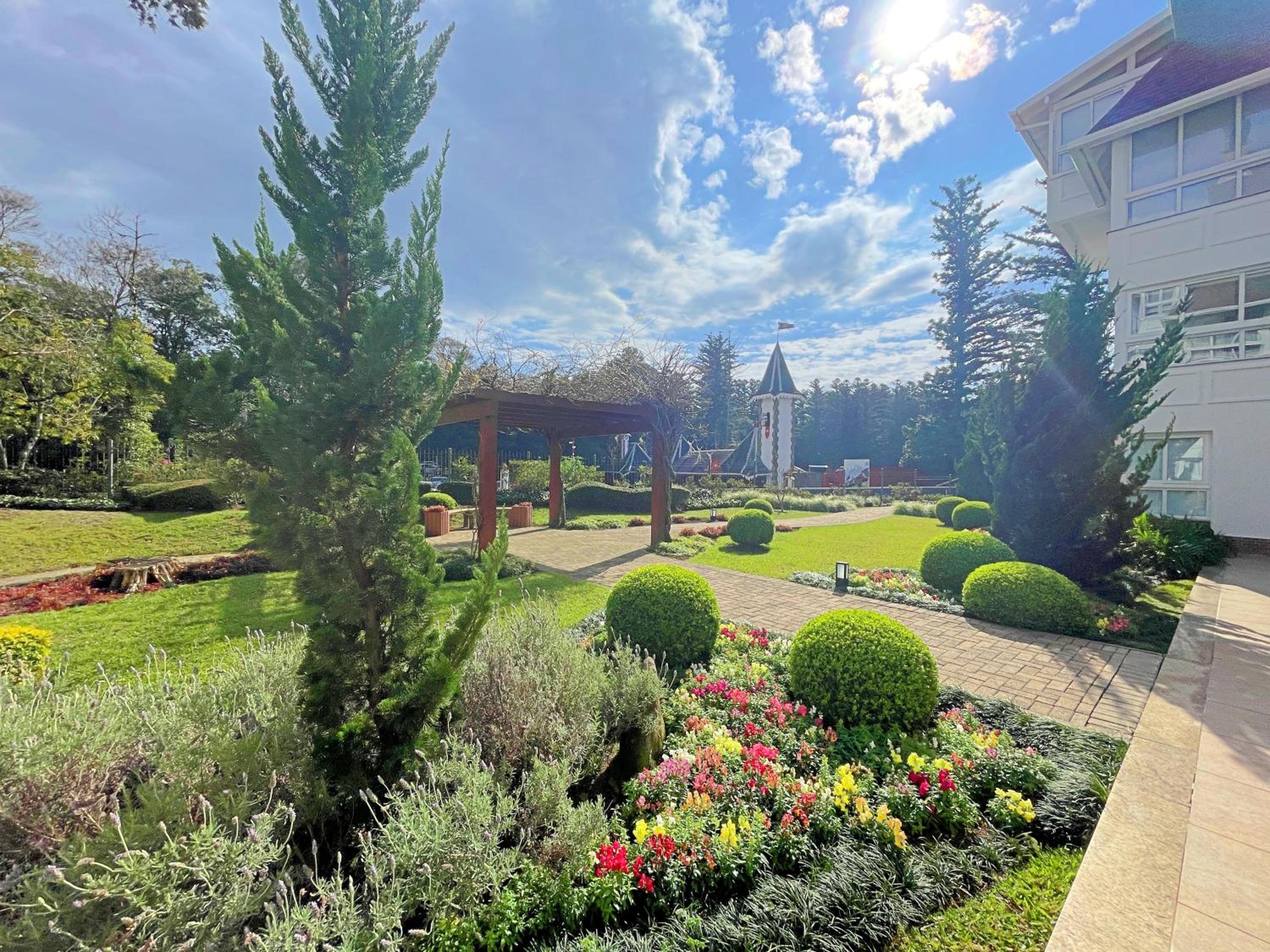 Espaçoso apto no Centro de Gramado