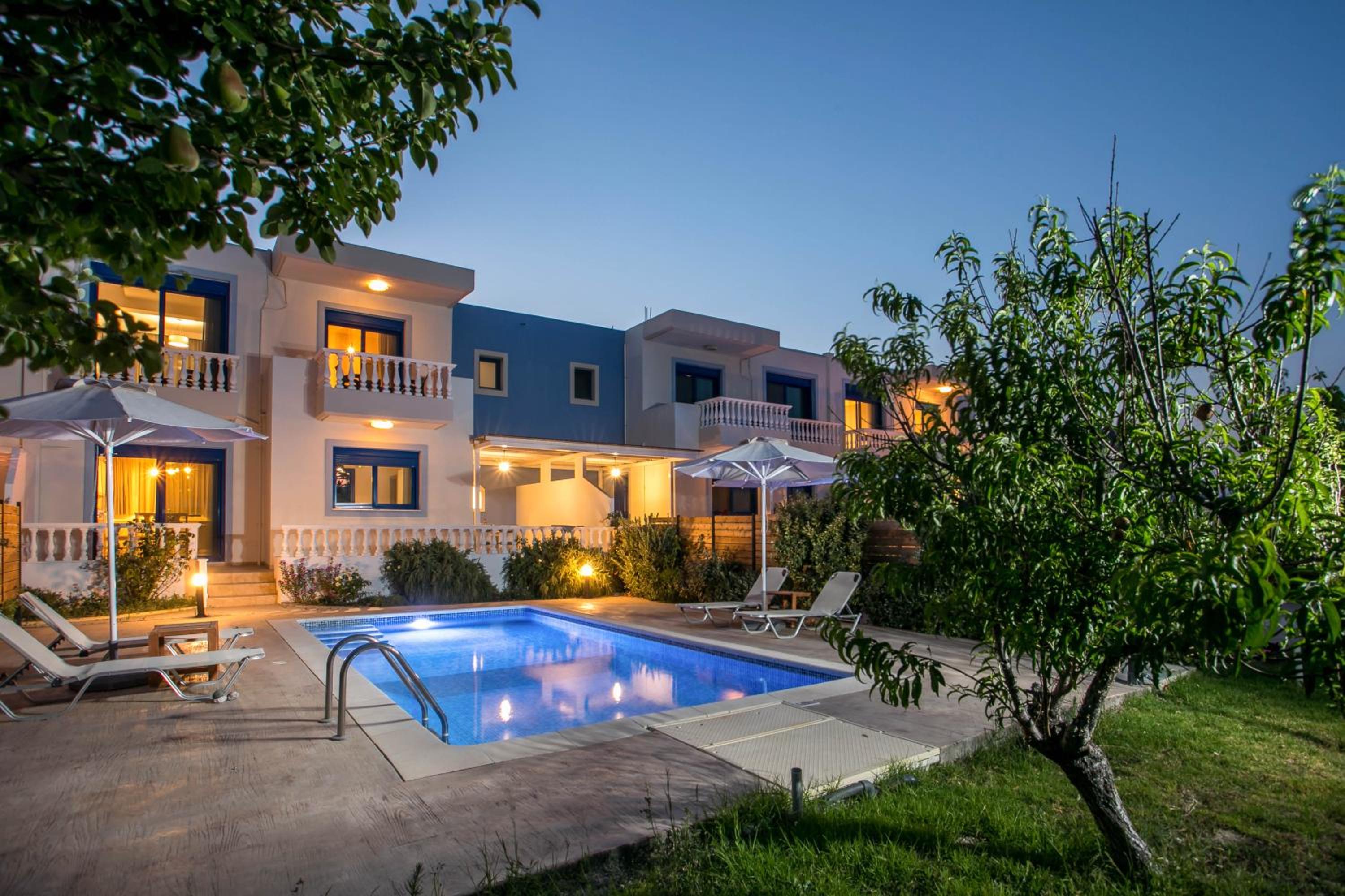 RITA MARE seafront villas heated Pools view 5