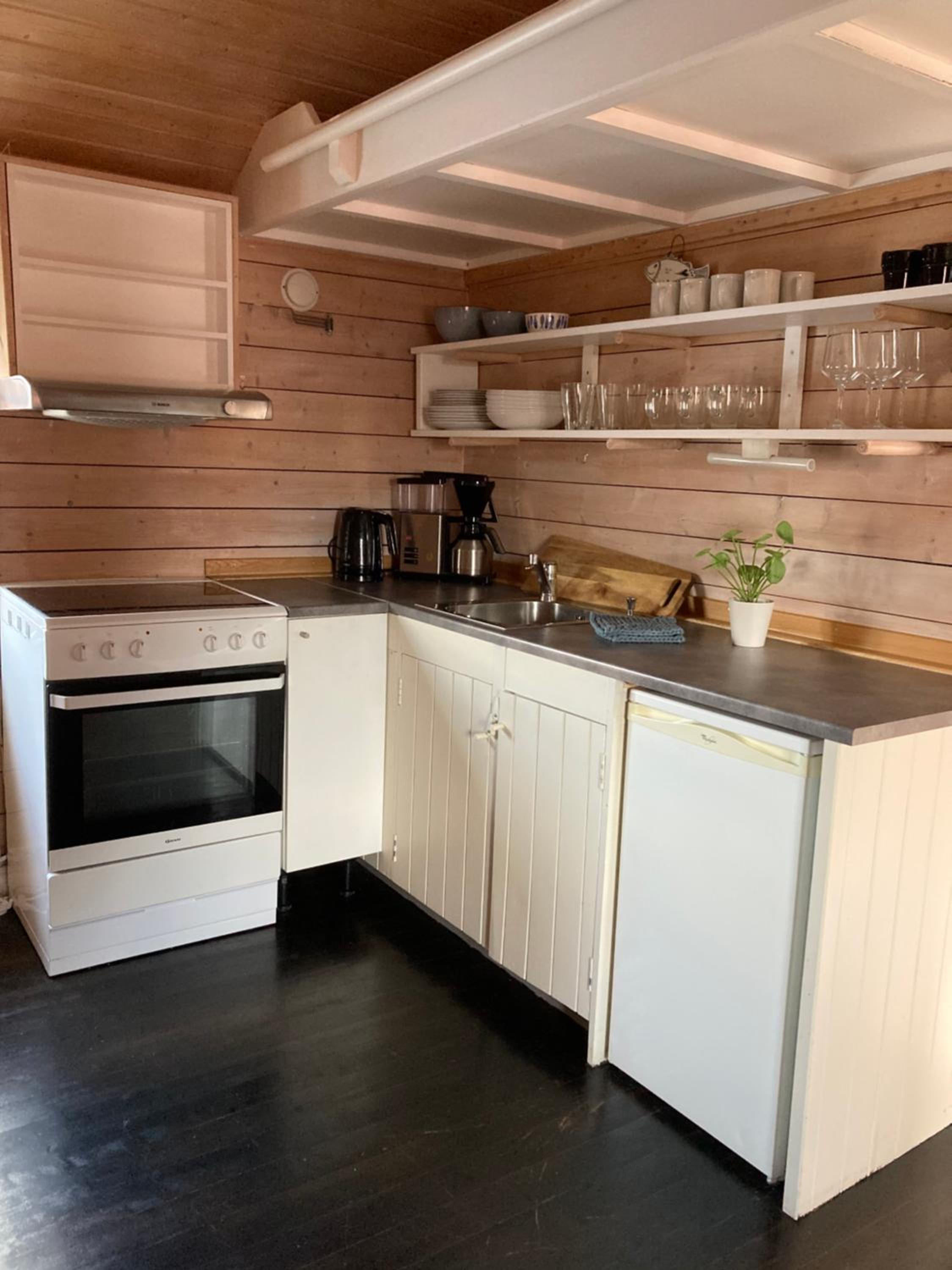 Fishermans cabin in Lofoten, Stamsund view 3