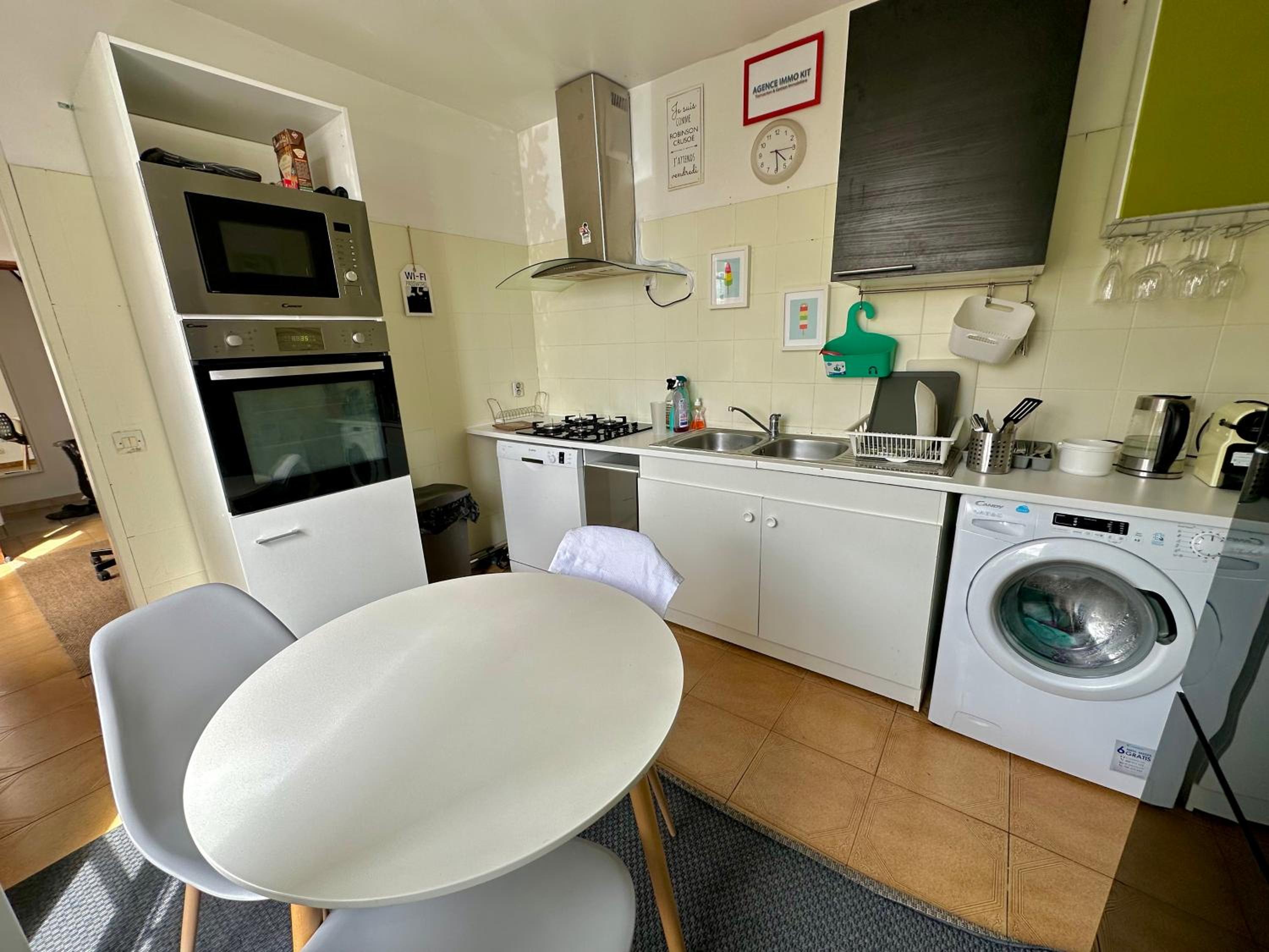 Aubervilliers maison de ville près métro 7 by immo kit bnb