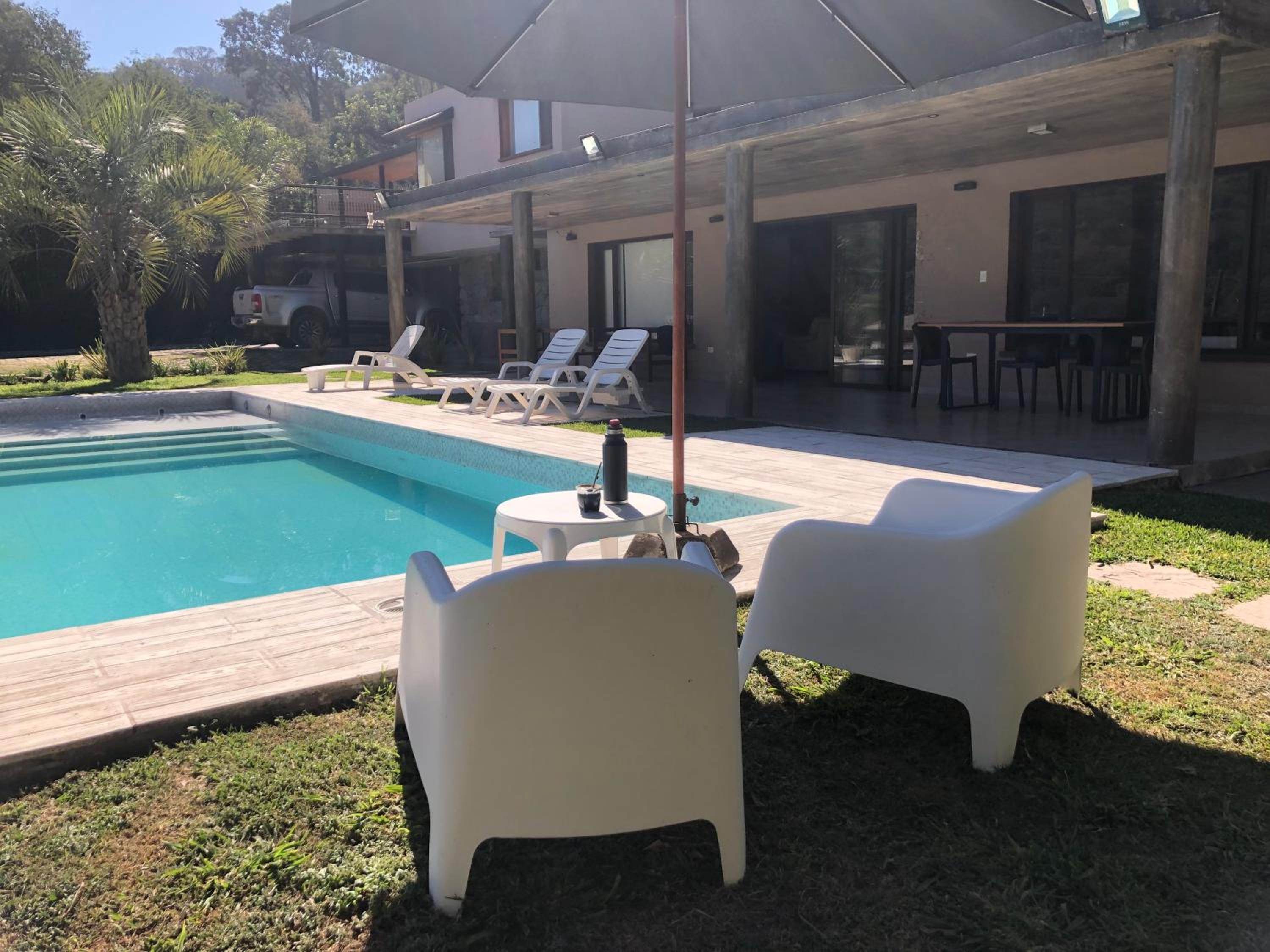 Hermosa casa con pileta asador patio de fuego