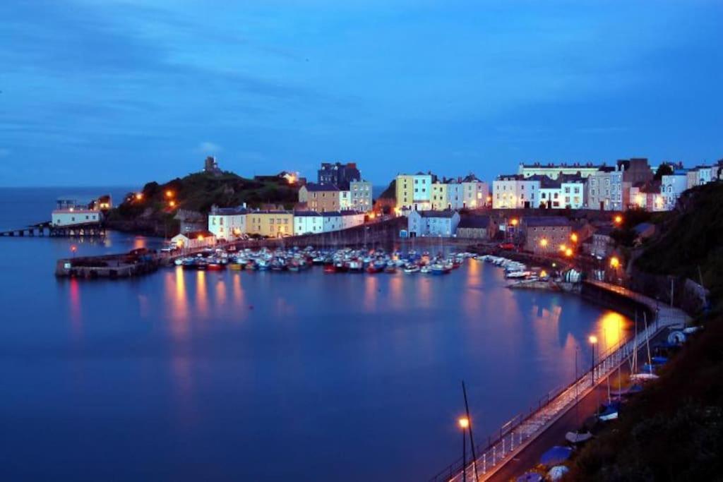 The beautifully central Flat 3 The Cobourg Tenby Sat to Sat booking only in school summer holidays view 4