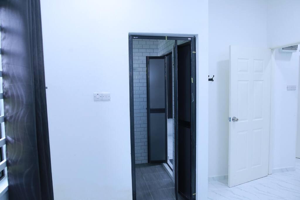 Green Dream Homestay 3 Kota Bharu 3 Aircond Room With Wifi & Netflix photo 2
