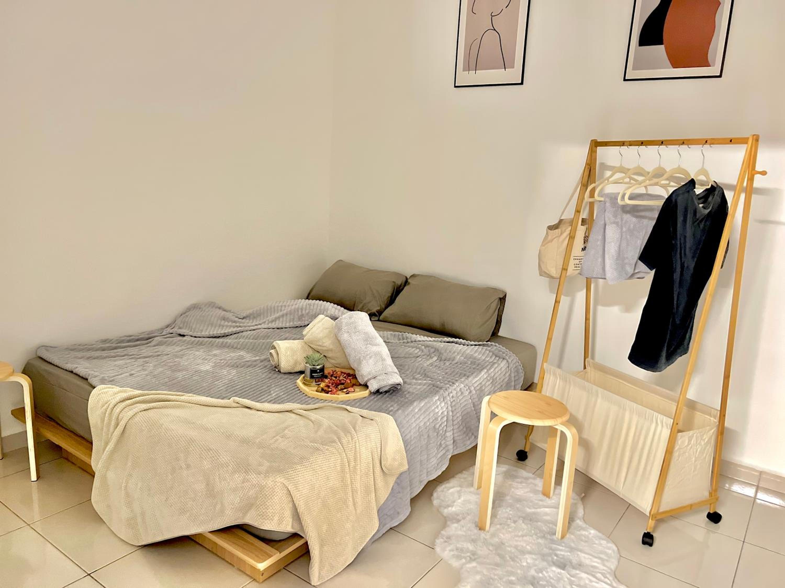 HeyMuji Projector-Netflix-Darts-Near Lotus photo 4