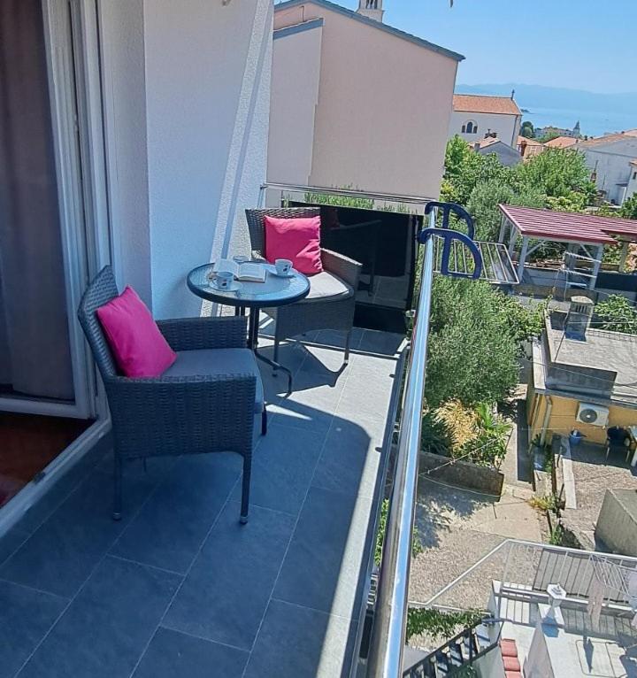 Apartments Ema