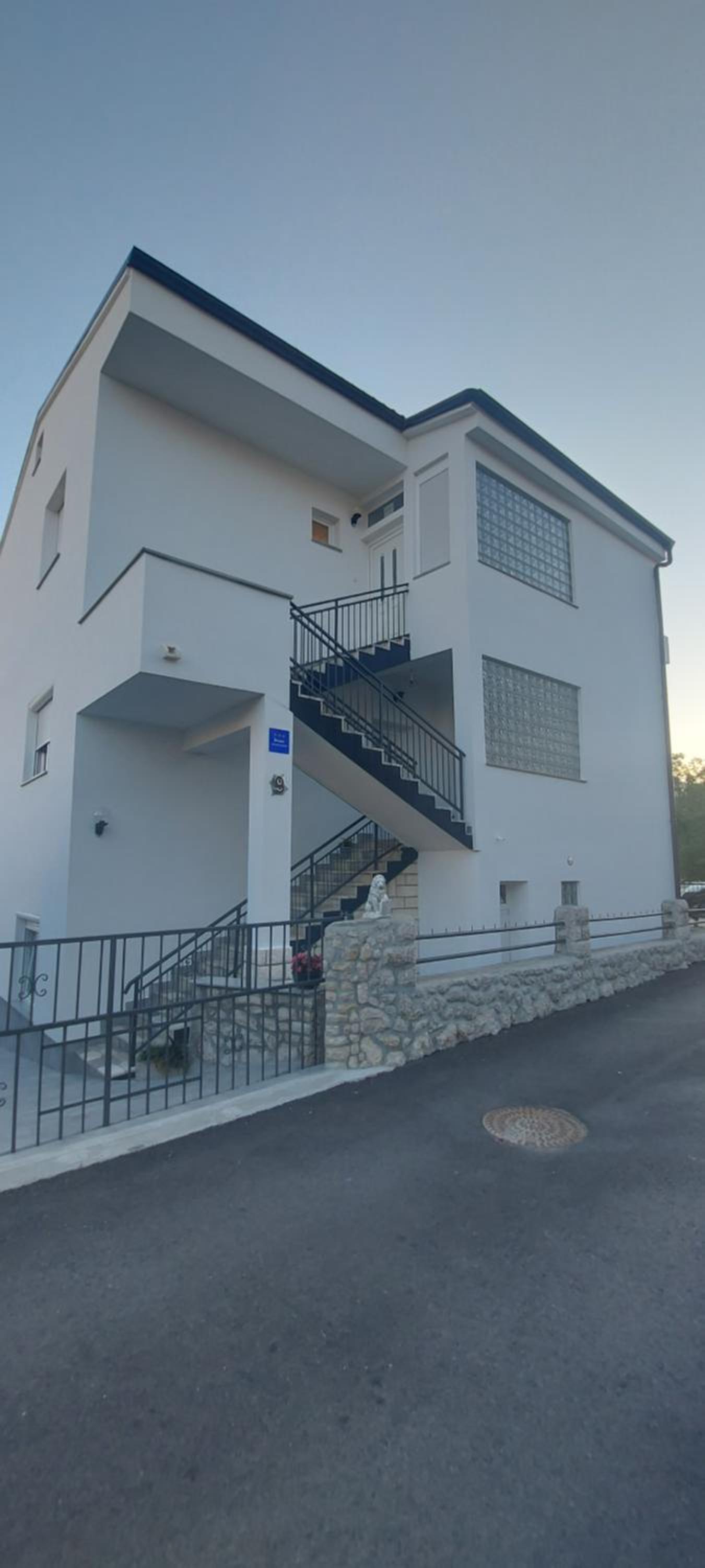 Apartments Ema