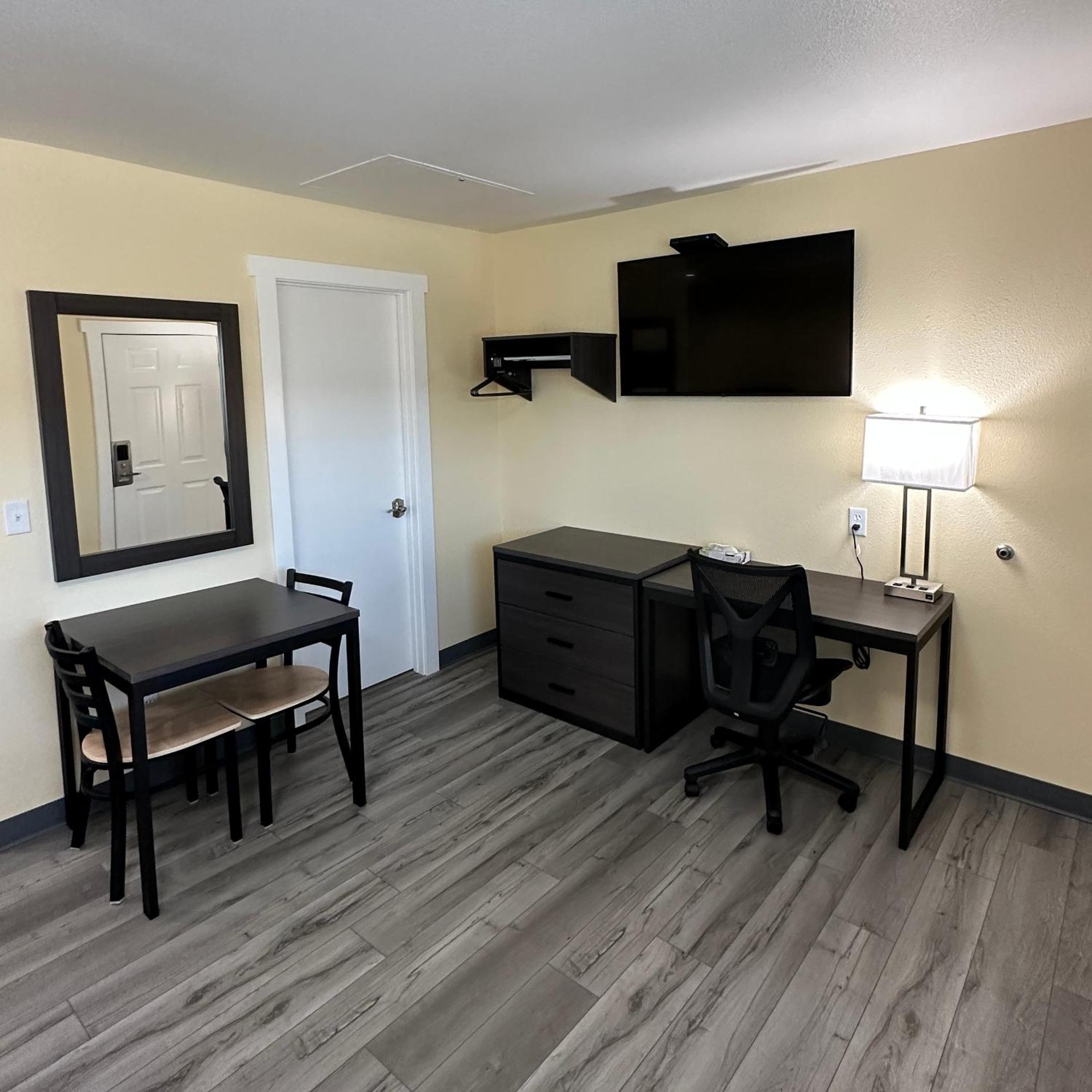 Medford Vacations - Relax Inn of Medford - Property Image 19