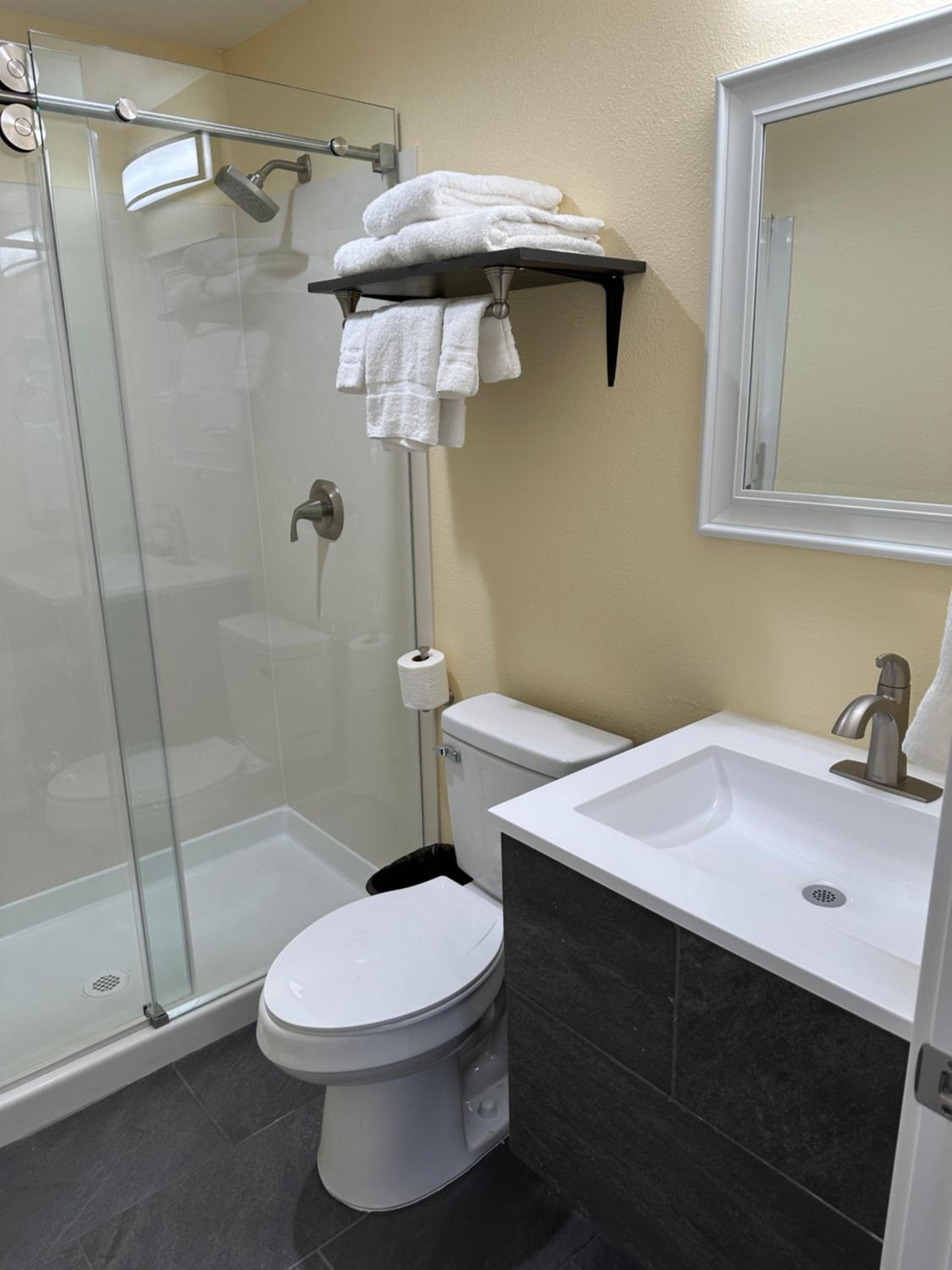 Medford Vacations - Relax Inn of Medford - Property Image 18