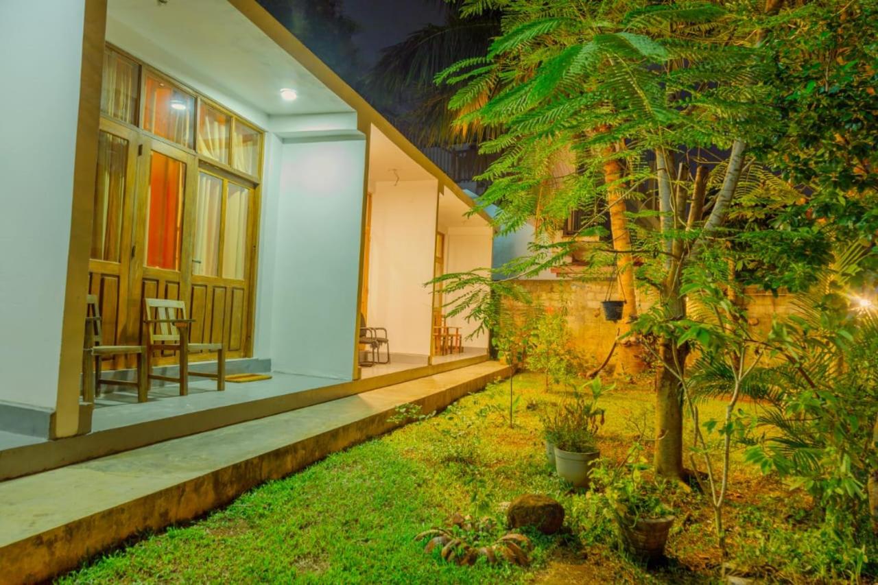 Talalla Ocean Beach Bungalow