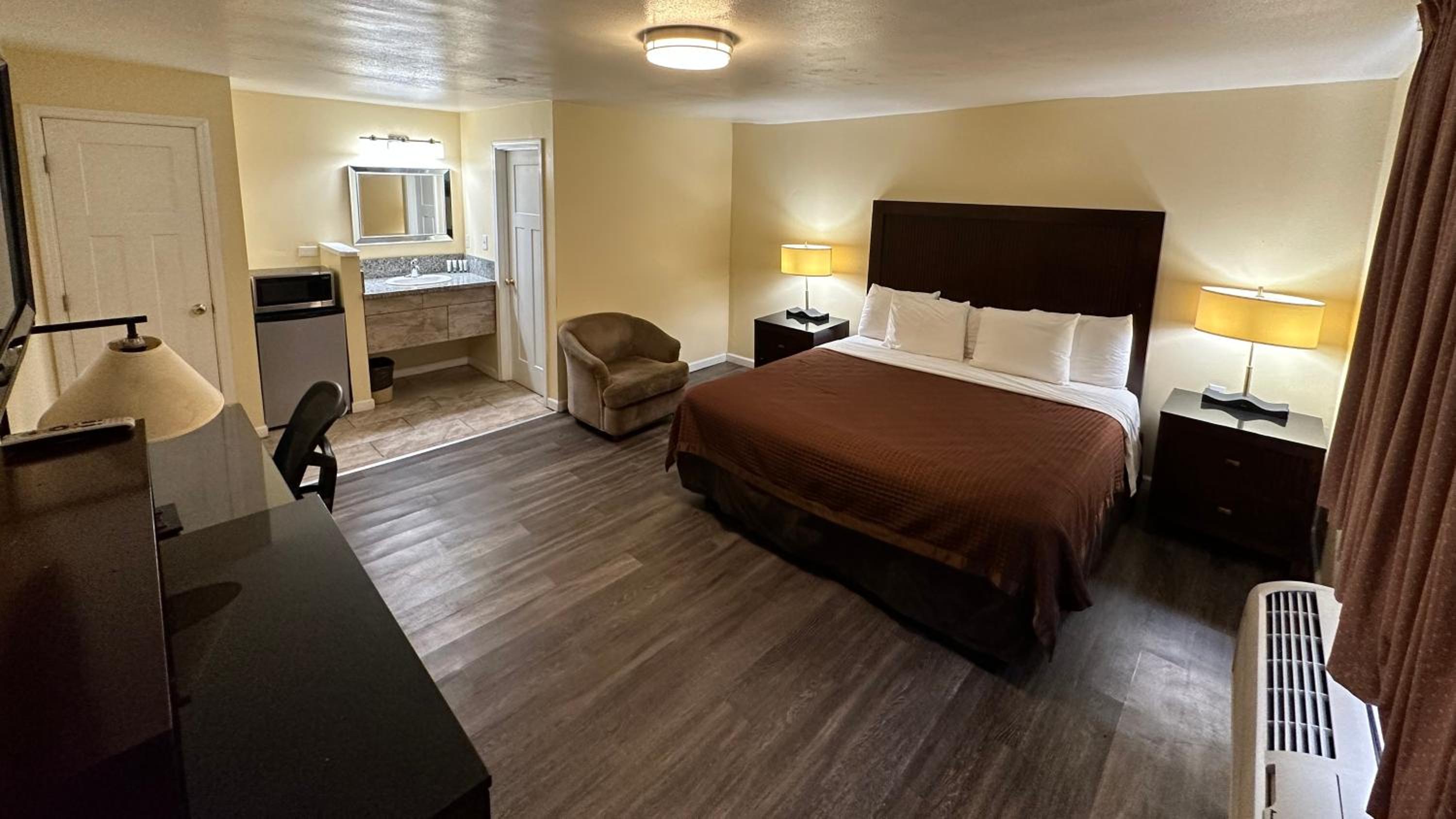 Medford Vacations - Relax Inn of Medford - Property Image 15