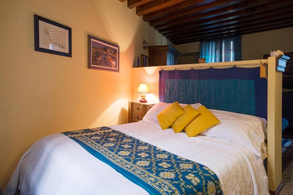 Charm apartment - close to Rialto and San Marco