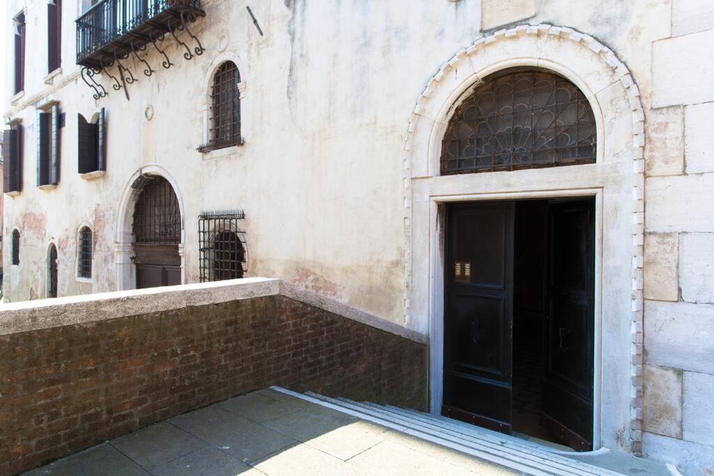 Charm apartment - close to Rialto and San Marco