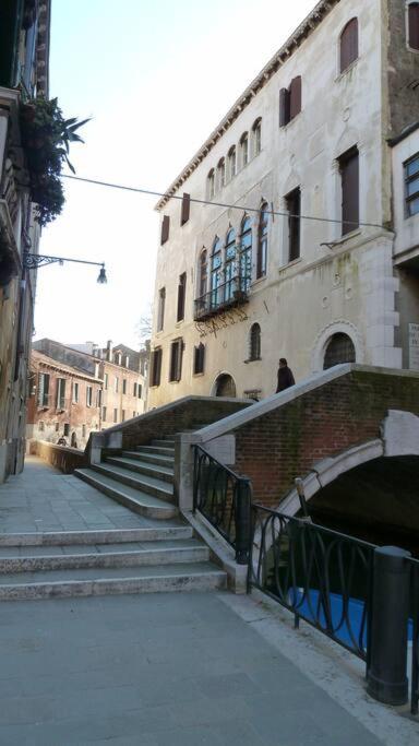 Charm apartment - close to Rialto and San Marco