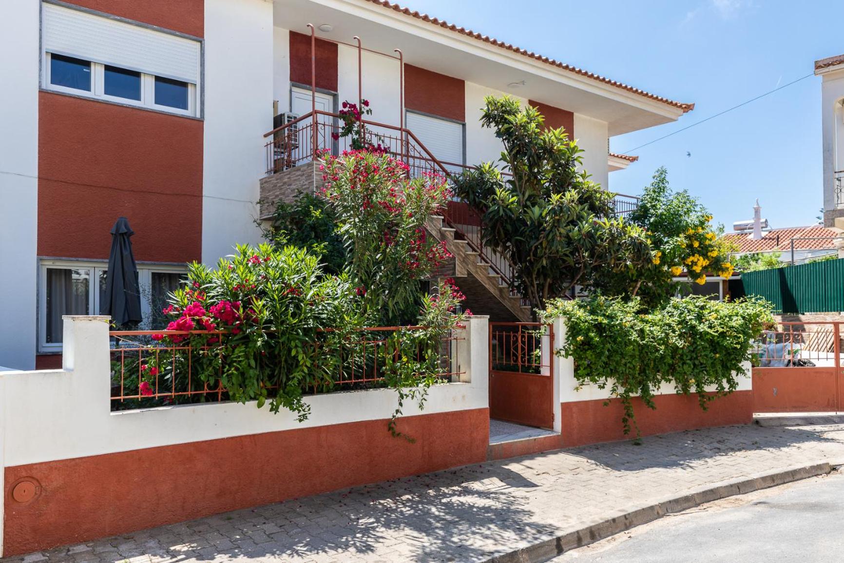 Porta Nova Guesthouse by R-Tex view 2