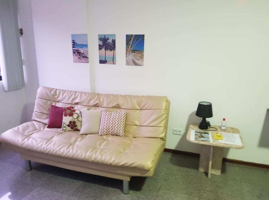 Excelente quarto/sala