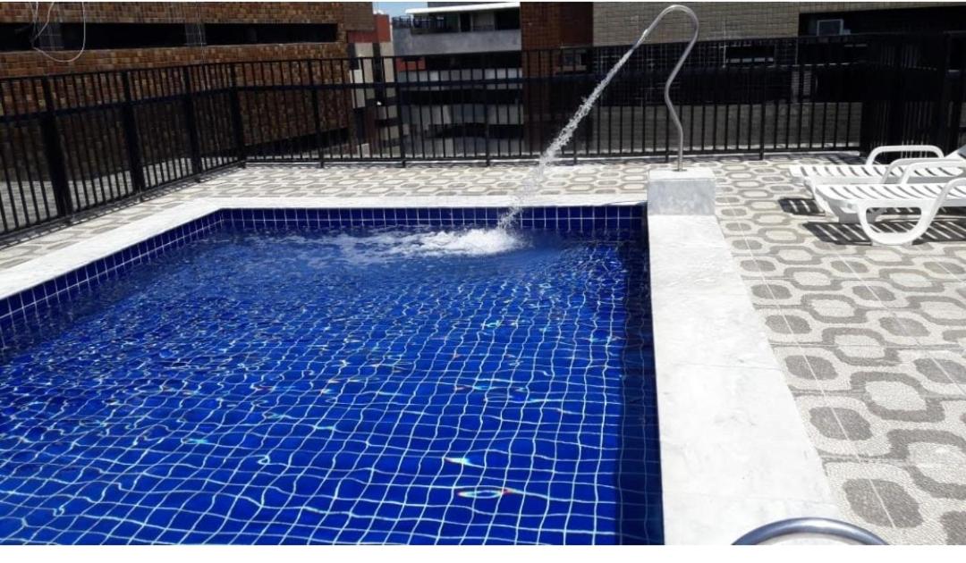 Excelente quarto/sala