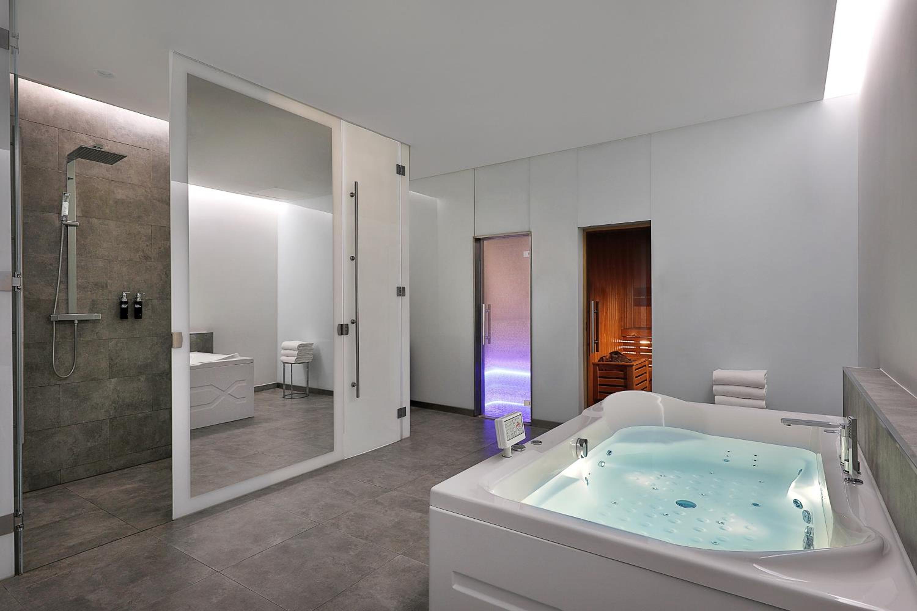 Jacuzzi