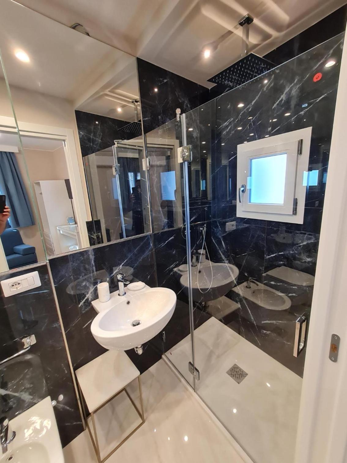EPONIMI ROOMs view 3