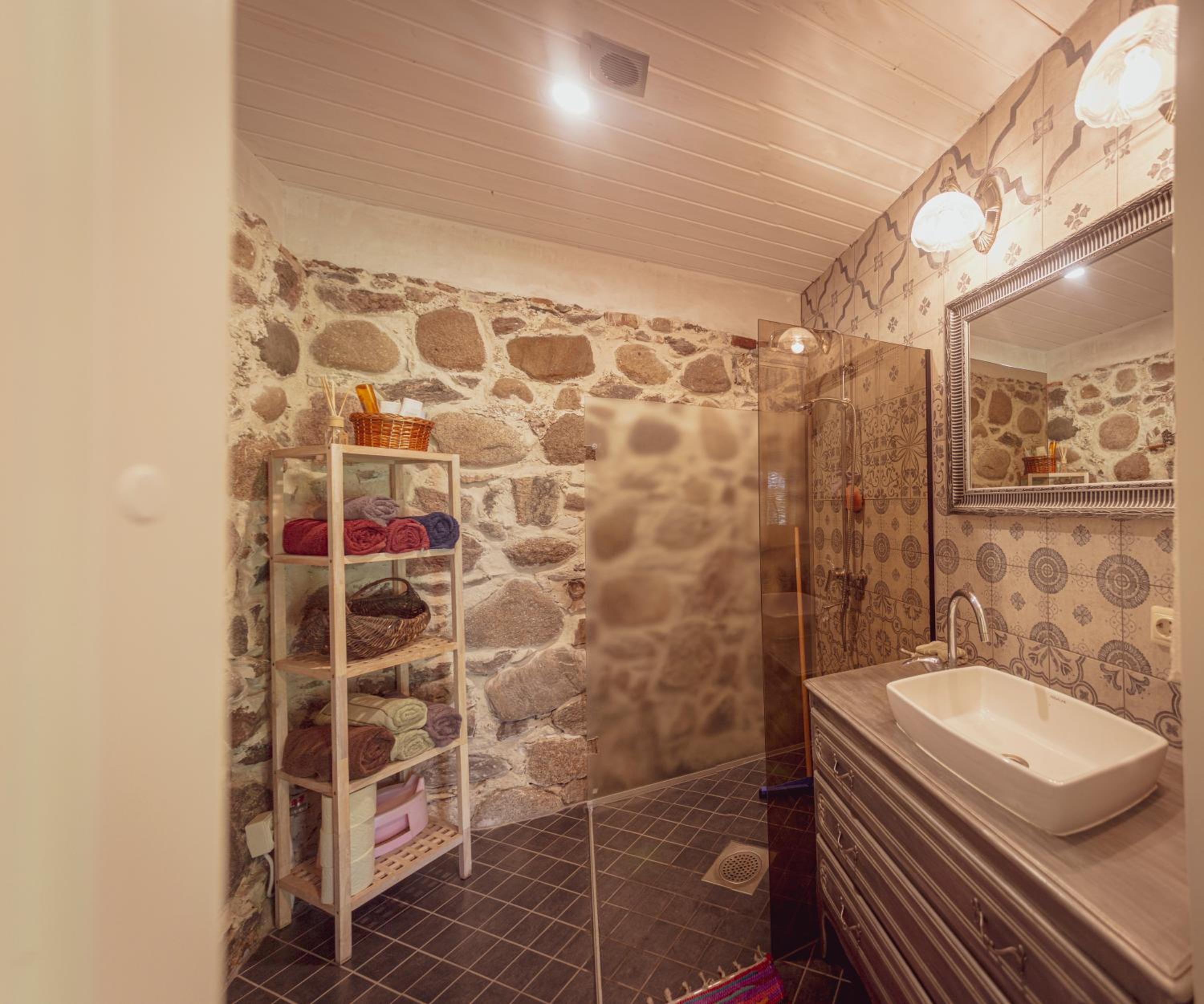 Cousy historical house with sauna and hot tube